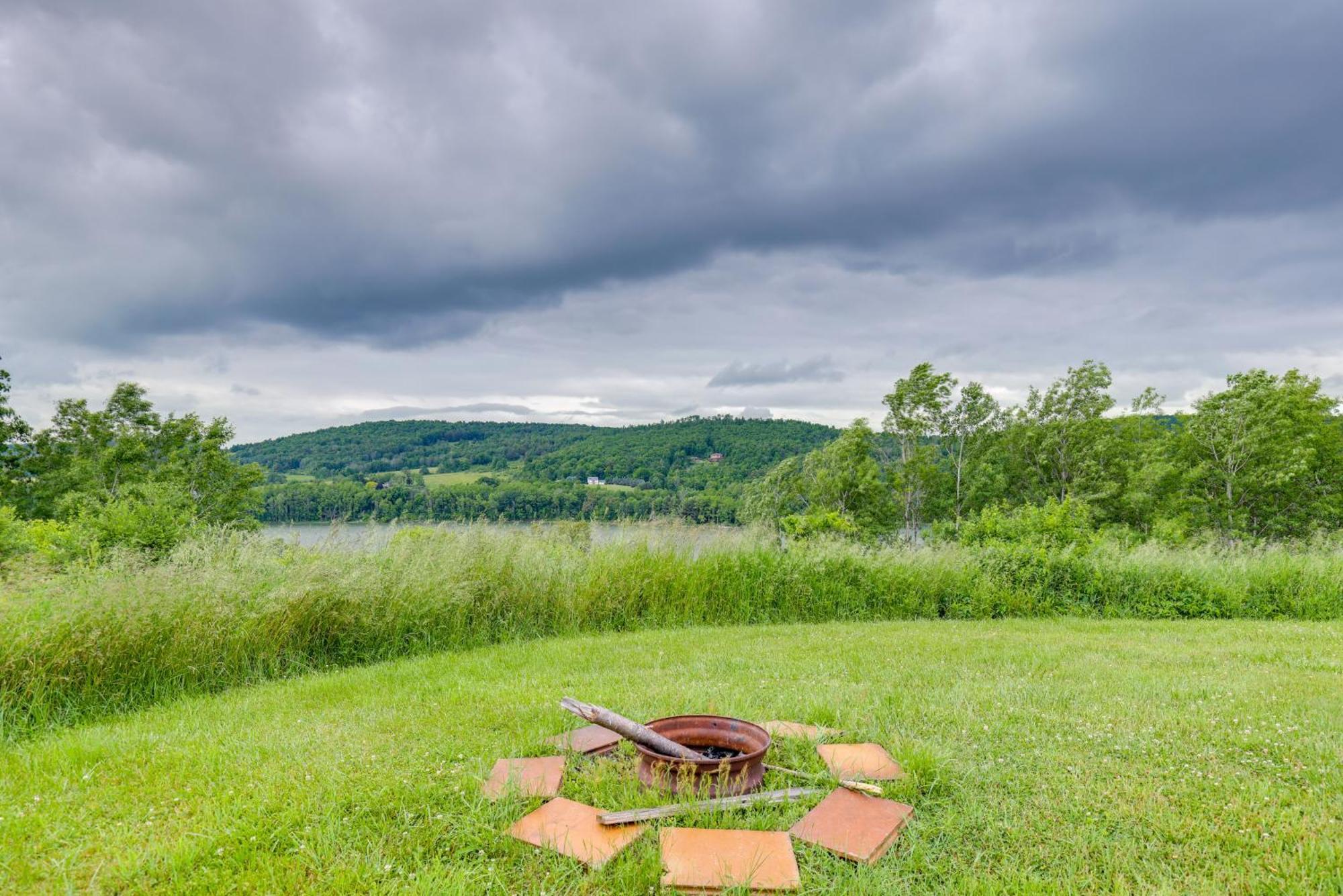 Lawrenceville Apartment With Deck Near Gaming Lands! Экстерьер фото