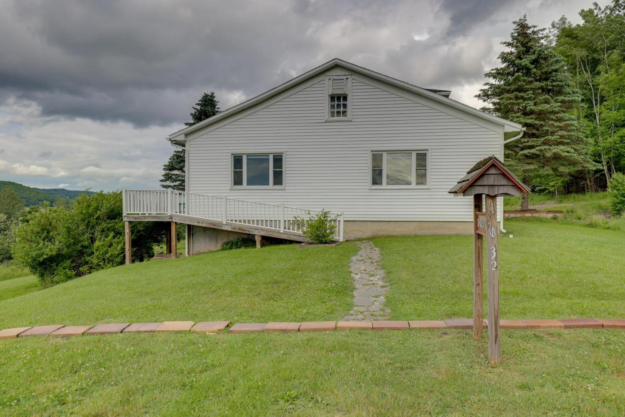 Lawrenceville Apartment With Deck Near Gaming Lands! Экстерьер фото