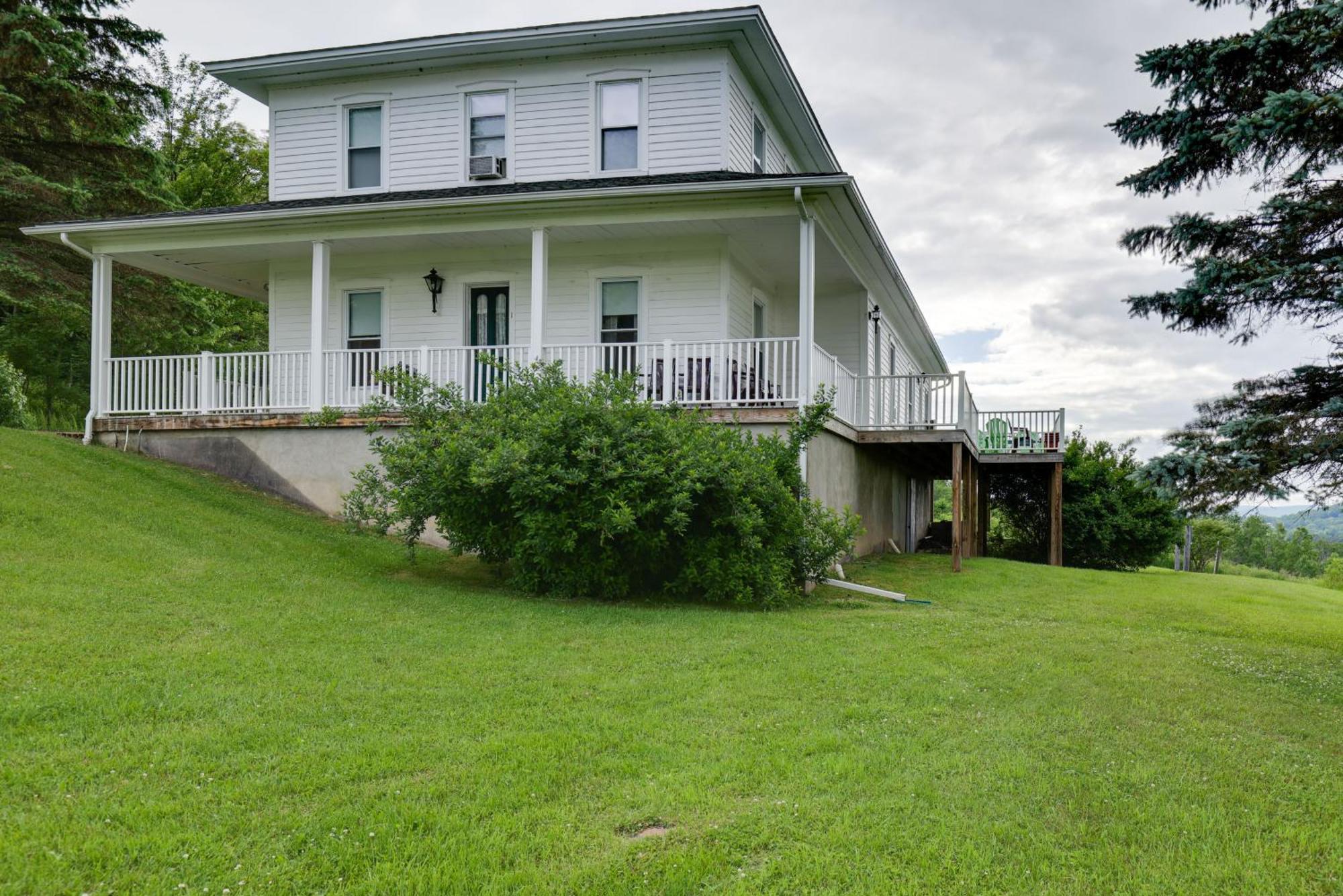 Lawrenceville Apartment With Deck Near Gaming Lands! Экстерьер фото