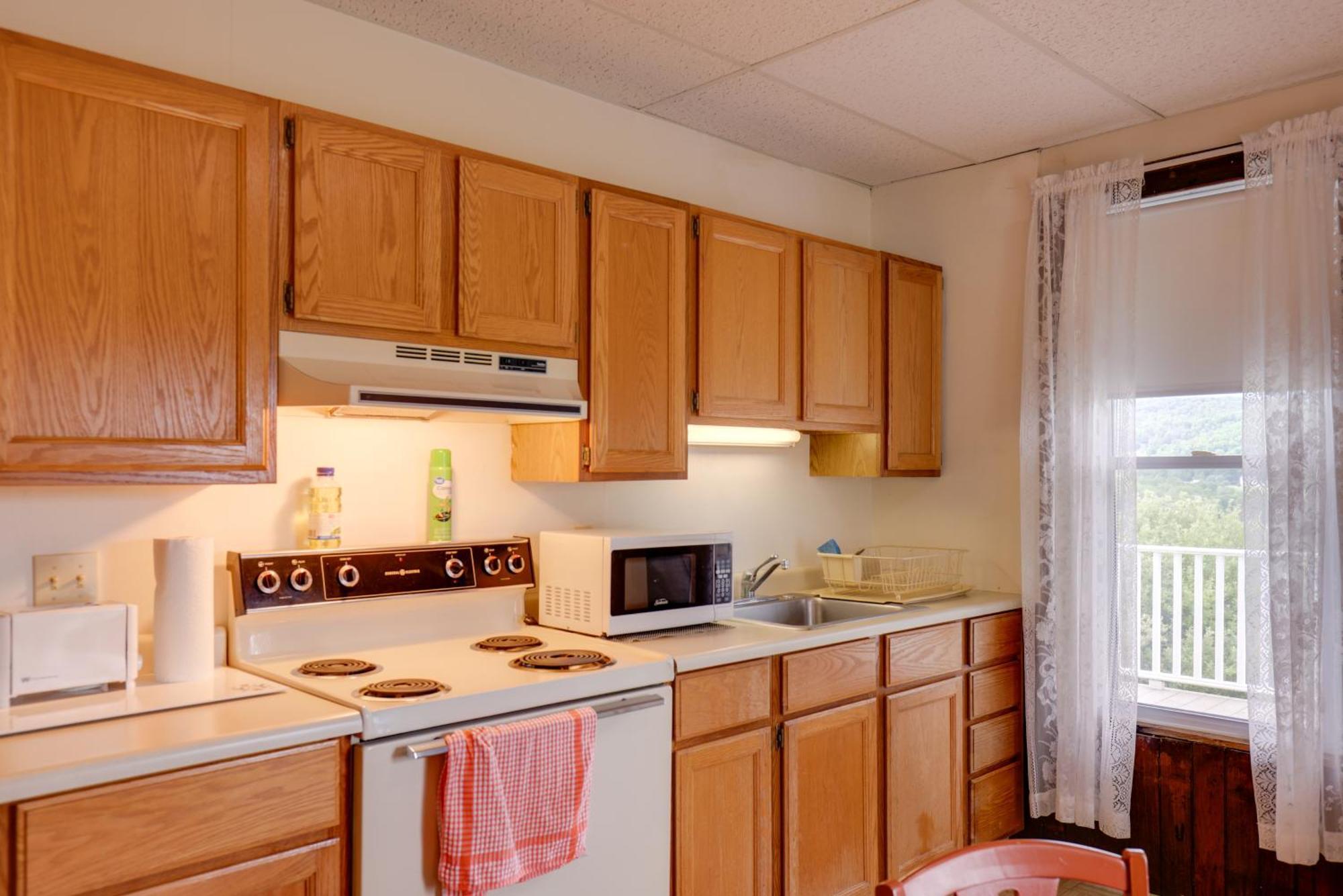 Lawrenceville Apartment With Deck Near Gaming Lands! Экстерьер фото
